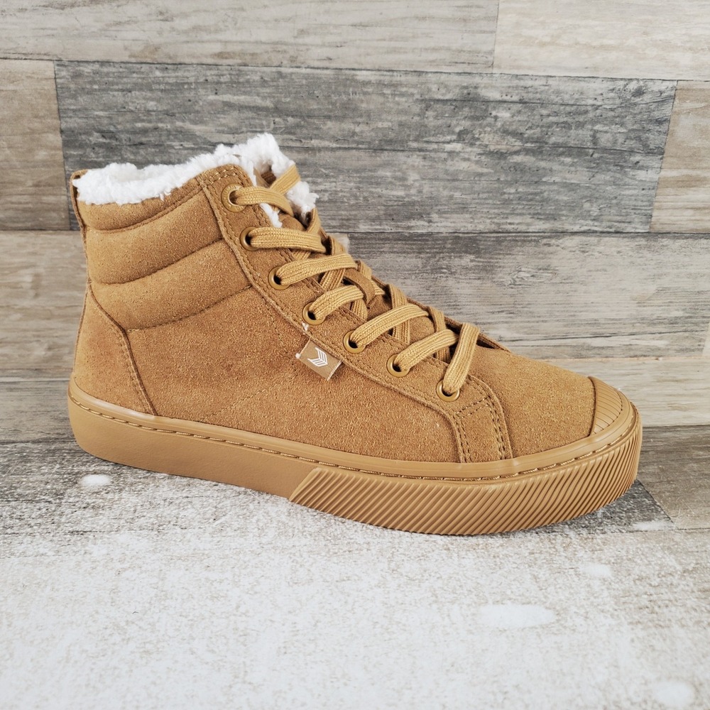 Cariuma OCA High Therma Womens Boots Sz 7.5 All Camel Suede Fleece Lined Lace Up